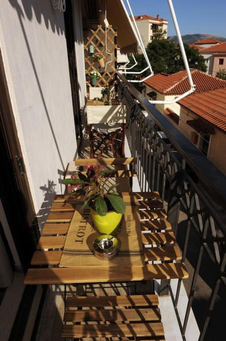 Delphic Moments - Sunny App 3Br, 2Ba With View Lägenhet Exteriör bild